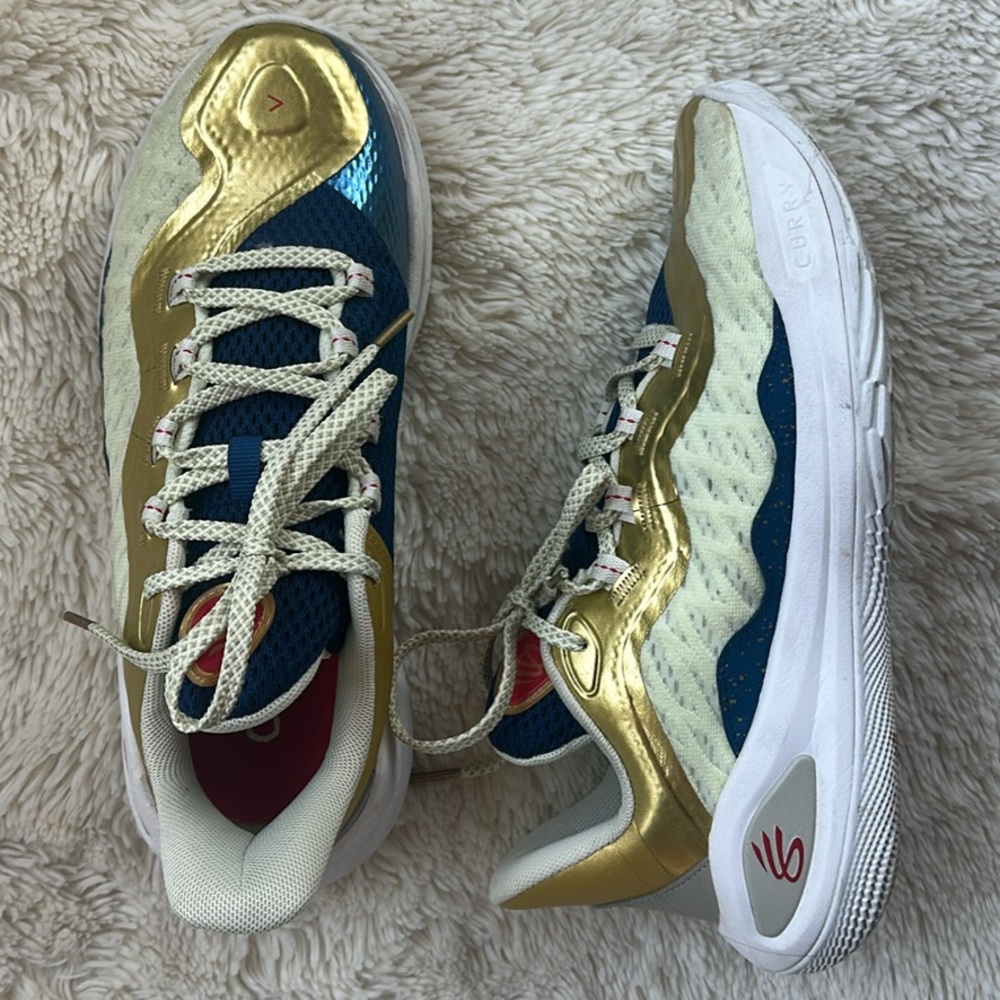Under Armour Curry 11 Gold and Blue Sneakers youth size 7